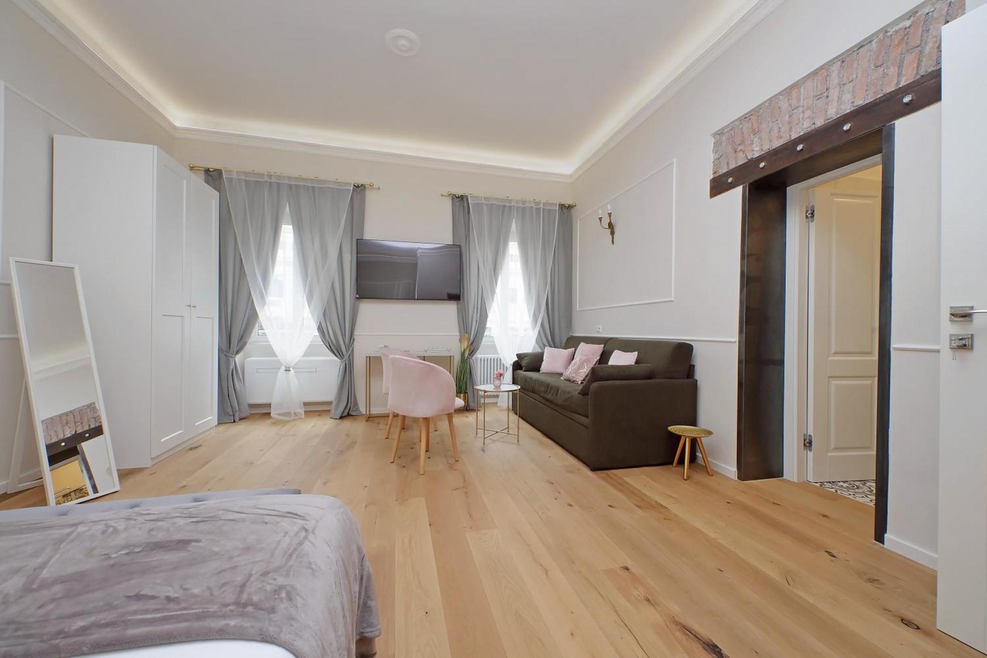 Apartment Cozy New Flat Near The Station!