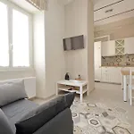 Cozy New Flat Near The Station!