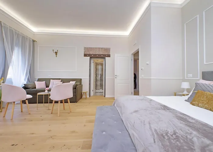 Cozy New Flat Near The Station!